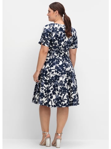 sheego Abendkleid in marine-gemustert