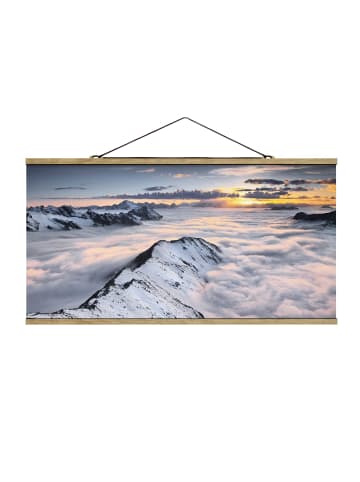 WALLART Stoffbild mit Posterleisten - Blick über Wolken und Berge in Weiß