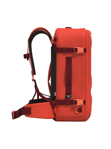 Cabinzero Travel Cabin Bag Classic Pro 42L Rucksack 54 cm Laptopfach in tomato festival