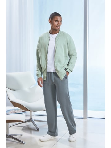 John Devin Sweathose in salbei