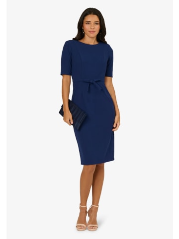 Adrianna Papell Knielanges Cocktailkleid Mini Bow Front Sheath Dress in Navy Sateen