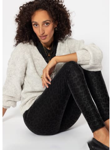 SASSYCLASSY Thermo Leggings in Lederoptik mit Leo Print in Schwarz