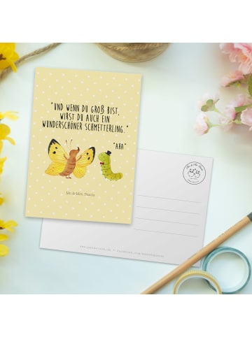 Mr. & Mrs. Panda Postkarte Raupe Schmetterling mit Spruch in Gelb Pastell