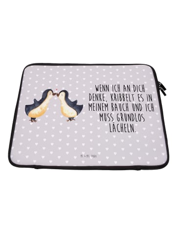 Mr. & Mrs. Panda Laptop Tasche Pinguine Kuss mit Spruch in Grau Pastell