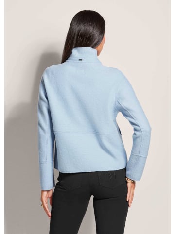 MADELEINE Wollblazer mit Klappkragen und Pattentaschen in bleu