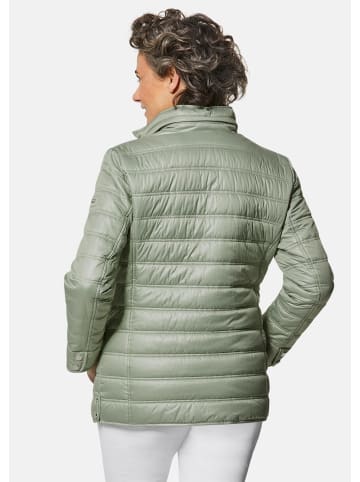 GOLDNER Kurzgröße:  Leichte Steppjacke mit vielen Details in baummoos
