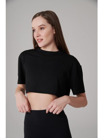 Onamaste Crop-T-Shirt in Schwarz