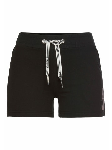 Bench Relaxshorts in schwarz