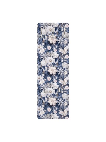 WALLART Garderobe - Weiße Blumen vor Blau in Blau