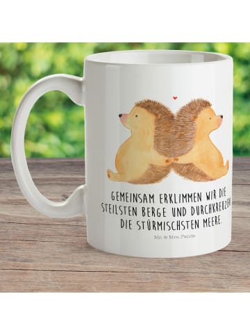 Mr. & Mrs. Panda Kaffeetasse Igel händchenhaltend mit Spruch in Weiß
