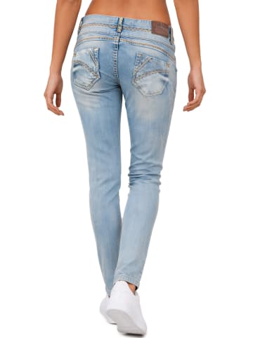 Cipo & Baxx Damen Slim Fit Jeans Stonewashed in Light Blue