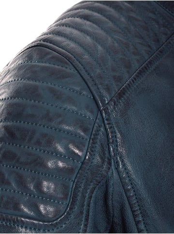 JCC Lederjacke 31020346 in sea port