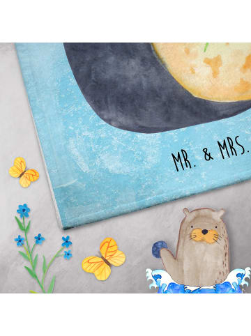 Mr. & Mrs. Panda Handtuch Pinguin Blumen ohne Spruch in Eisblau