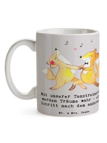 Mr. & Mrs. Panda Tasse Tanzen Trainerin mit Spruch in Grau Pastell