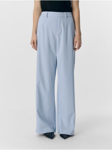 Object Hose mit weitem Bein in Cloud Dancer 4