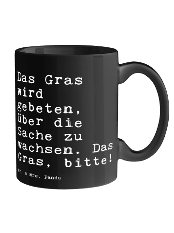 Mr. & Mrs. Panda Tasse Das Gras wird gebeten, über die Sache zu ... in Schwarz