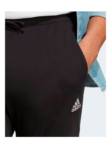 adidas Trainingshosen in Schwarz