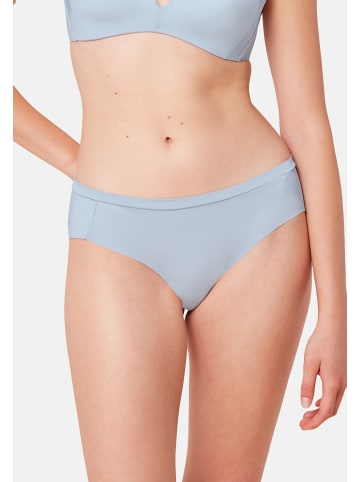 Triumph Hipster Body Make-Up Soft Touch in Fairy Blue