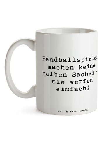 Mr. & Mrs. Panda Keramtiktasse Spruch Handball Wurf mit Spruch in Weiß