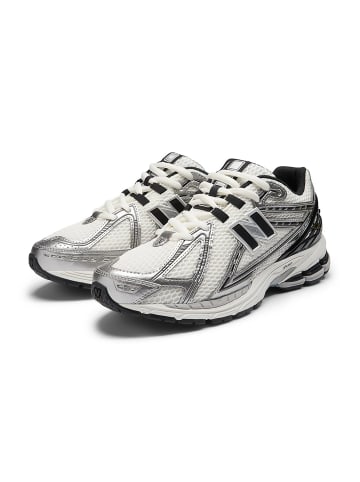 New Balance Sneaker - in Grau