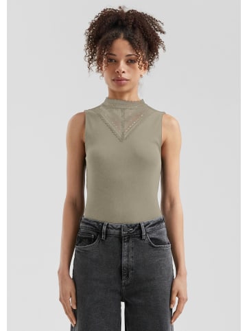 QS T-Shirt in 7803_helles olivgrün