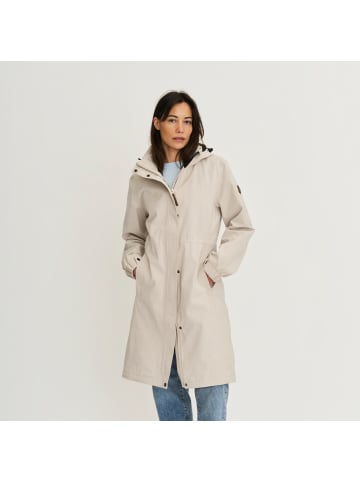 TRAVELIN' Anne in Sand