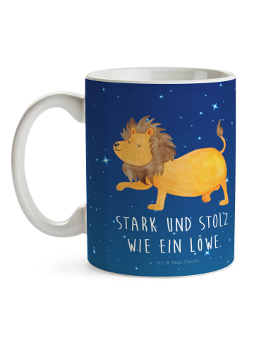 Mr. & Mrs. Panda Teetasse Sternzeichen Löwe mit Spruch in Sternenhimmel Blau