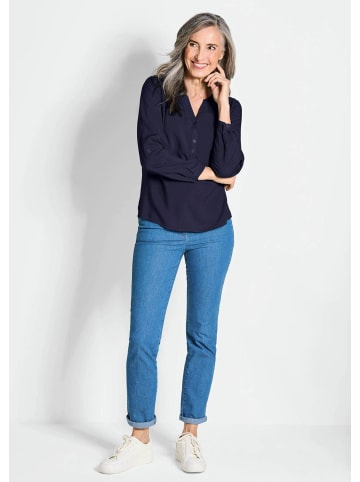 GOLDNER Kurzgröße: Elegante Viskosebluse mit V-Ausschnitt in marine