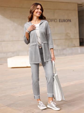 Sieh an! Strickjacke in steingrau