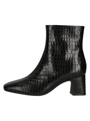 Clarks Ankle Boots Fernie Zip in 1219A Black Croc