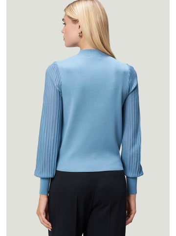 Zero  Pullover in Spring Lake