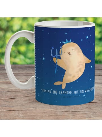 Mr. & Mrs. Panda Plastikbecher Sternzeichen Wassermann mit Spruch in Sternenhimmel Blau