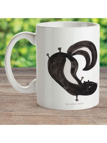 Mr. & Mrs. Panda Kaffeetasse Stinktier Handstand ohne Spruch in Weiß