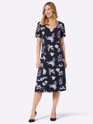Sieh an! Jersey-Kleid in marine-flieder-bedruckt