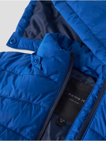 name it Wasser- und winddichte Winterjacke mit Kapuze und Reißverschluss in Blau