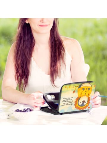 Mr. & Mrs. Panda Bleistiftetui Löwe Astrologie Design mit Spruch in Weiß