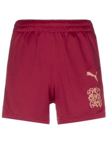 Puma Trainingsshorts SHE MOVES THE GAME in rot