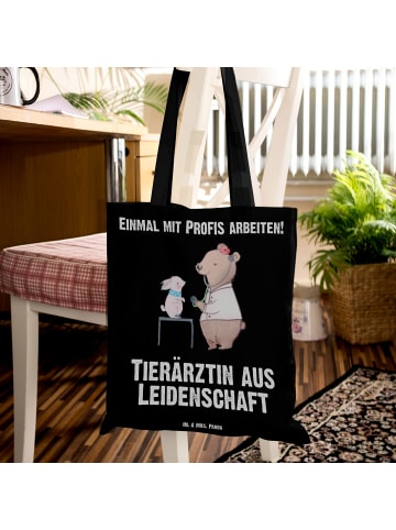 Mr. & Mrs. Panda Beutel Tierärztin Leidenschaft mit Spruch in Schwarz