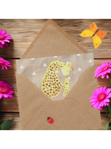 Mr. & Mrs. Panda Glückwunschkarte Giraffe Kind mit Spruch in Sandig