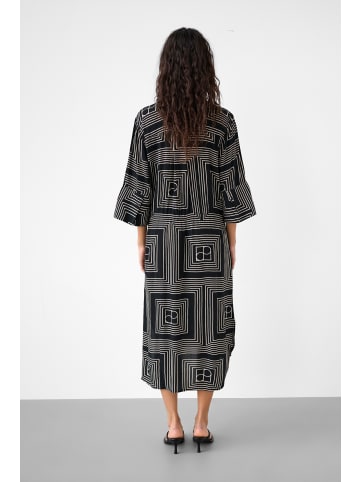 Soaked in Luxury Kleid SLZaya Relaxed fit in Black Monogram with Oatmeal