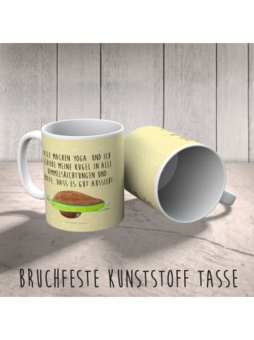 Mr. & Mrs. Panda Kindertasse Avocado Yoga mit Spruch in Gelb Pastell