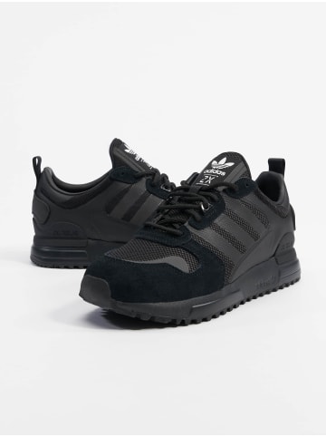 adidas Turnschuhe in core black