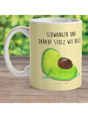 Mr. & Mrs. Panda Kindertasse Avocado Schwangerschaft mit Spruch in Gelb Pastell
