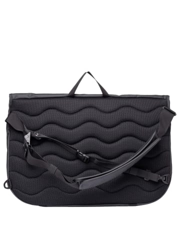 SANDQVIST Stream Messenger - Umhängetasche 16" 44 cm (black) in schwarz