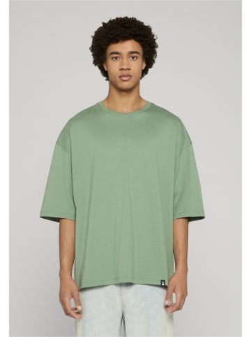 2Y Premium T-Shirts in green