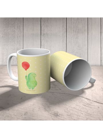 Mr. & Mrs. Panda Camping Tasse Schildkröte Luftballon ohne Spruch in Gelb Pastell