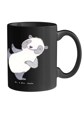 Mr. & Mrs. Panda Tasse Karate Trainerin Stärke mit Spruch in Schwarz