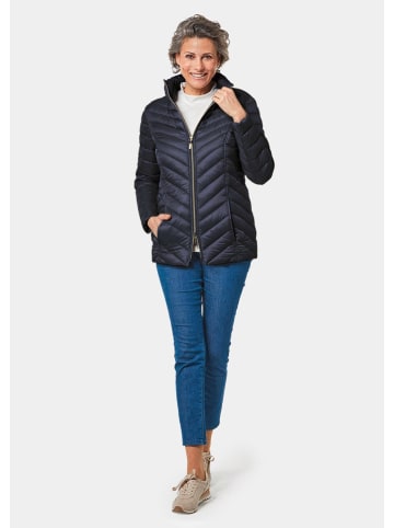 GOLDNER Kurzgröße:  Leichte Steppjacke in knitterarmer Ware in marine