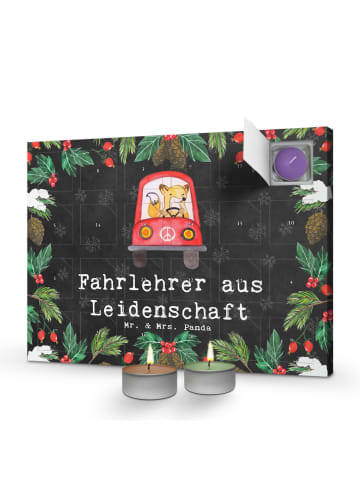Mr. & Mrs. Panda Adventskalender Fahrlehrer Leidenschaft mit Spruch in Kreidetafel