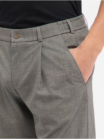 Bugatti Hose Elio in oliv